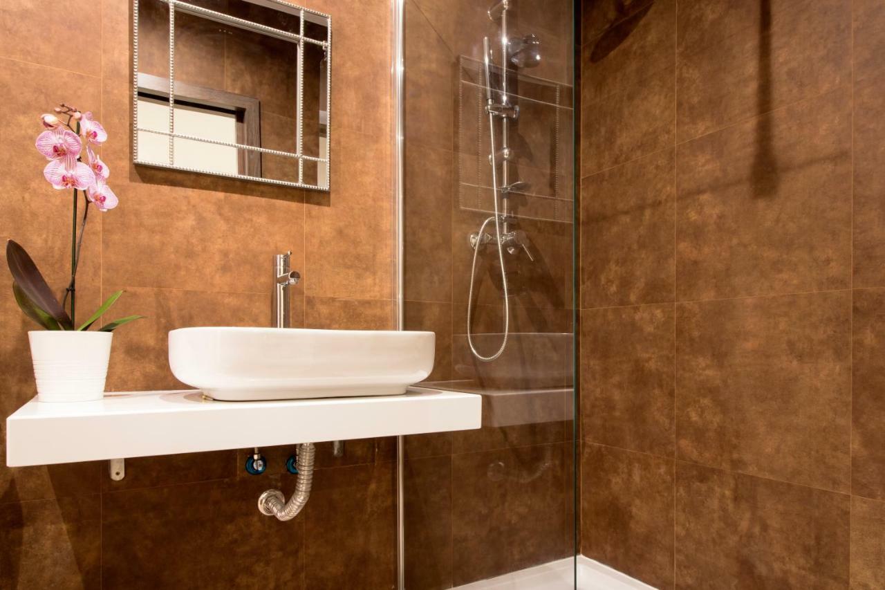 Apartamentos Rosa Do Bairro Alto Lisbon Bagian luar foto
